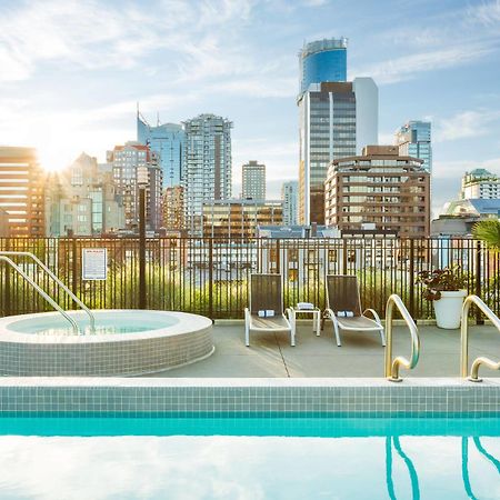 Level Vancouver Yaletown - Seymour מראה חיצוני תמונה Rooftop pool at Emporio