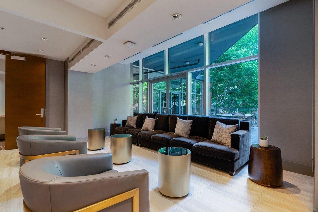 Level Vancouver Yaletown - Seymour מראה חיצוני תמונה The Club lounge at London Heathrow Airport