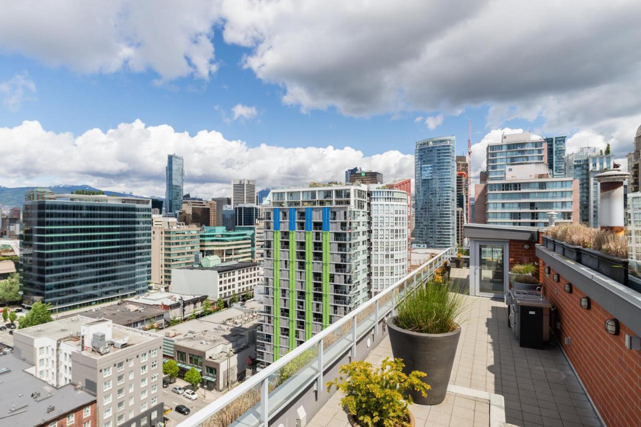 Level Vancouver Yaletown - Seymour מראה חיצוני תמונה View from the rooftop of the building